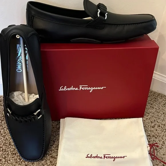 Brand new Salvatore Ferragamo size 10 E black SALVATORE FERRAGAMO Size 10 Black Solid Leather Loafers  main image 3